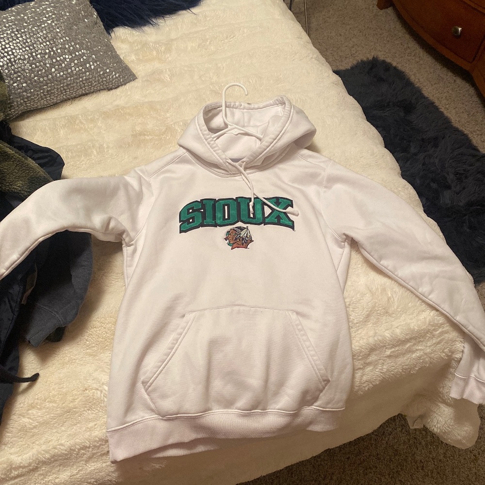 Fighting Sioux Sweatshirt (RARE)